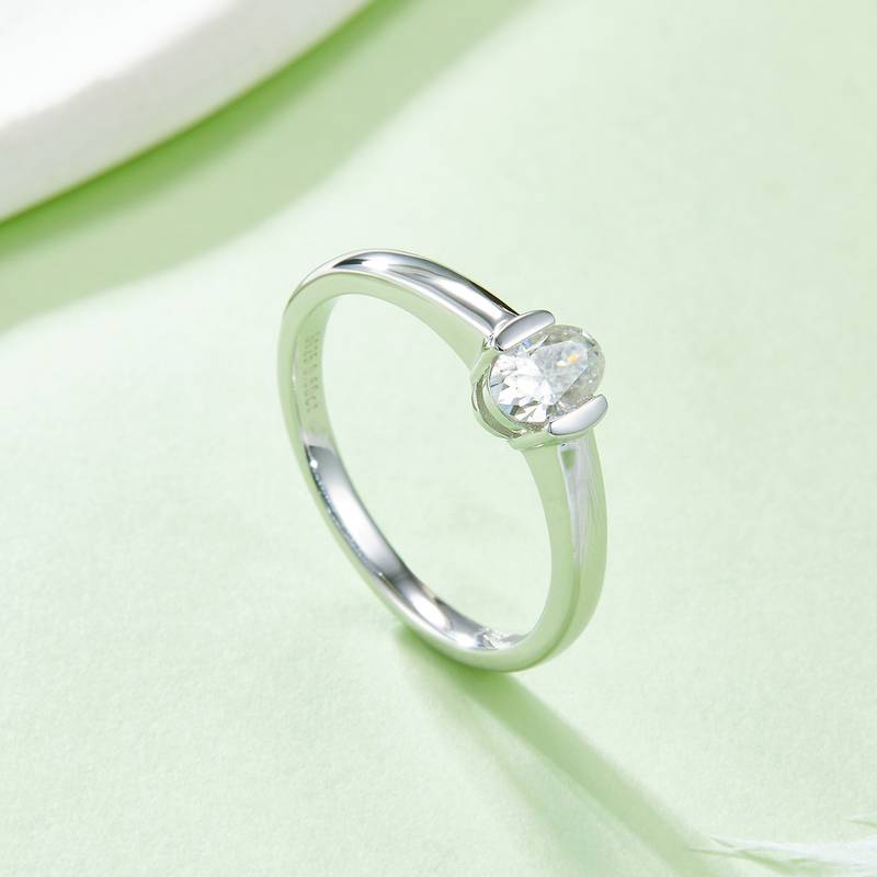 简约蛋形S925银镀白金MoissaniteWomen's Ring0.5ctD级